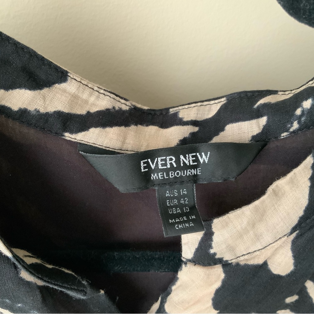 Ever New Black and Cream Abstract Blouse lined & light weight - Picture 3 of 9